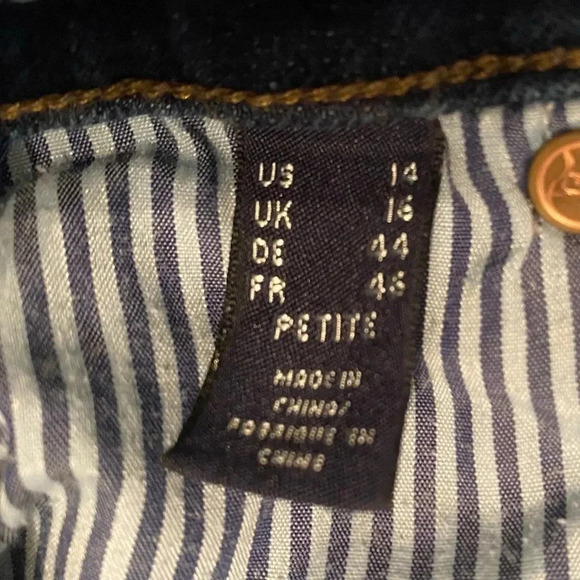 Lands’ End Women’s Straight Leg High-rise Stretch Dark Wash Blue Jeans 14P EUC - Picture 4 of 10